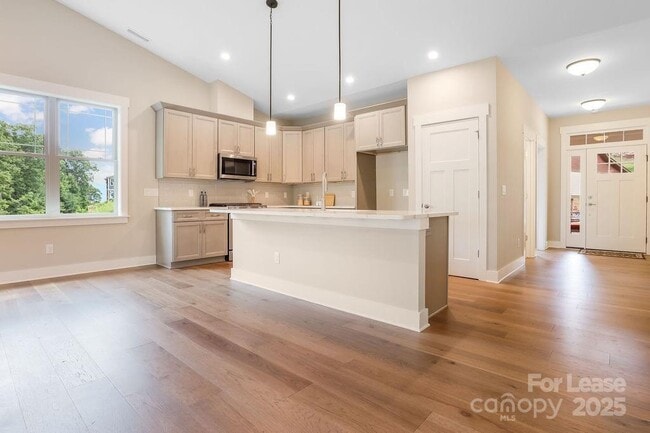 Photo - 21 Craftsman Overlook Rdg