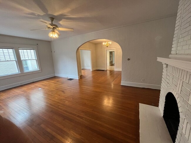 Photo - ENGLISH VILLAGE 21ST DUPLEX Unit Apt B