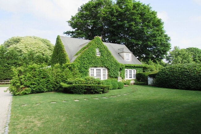 Photo - 50 Corrigan St