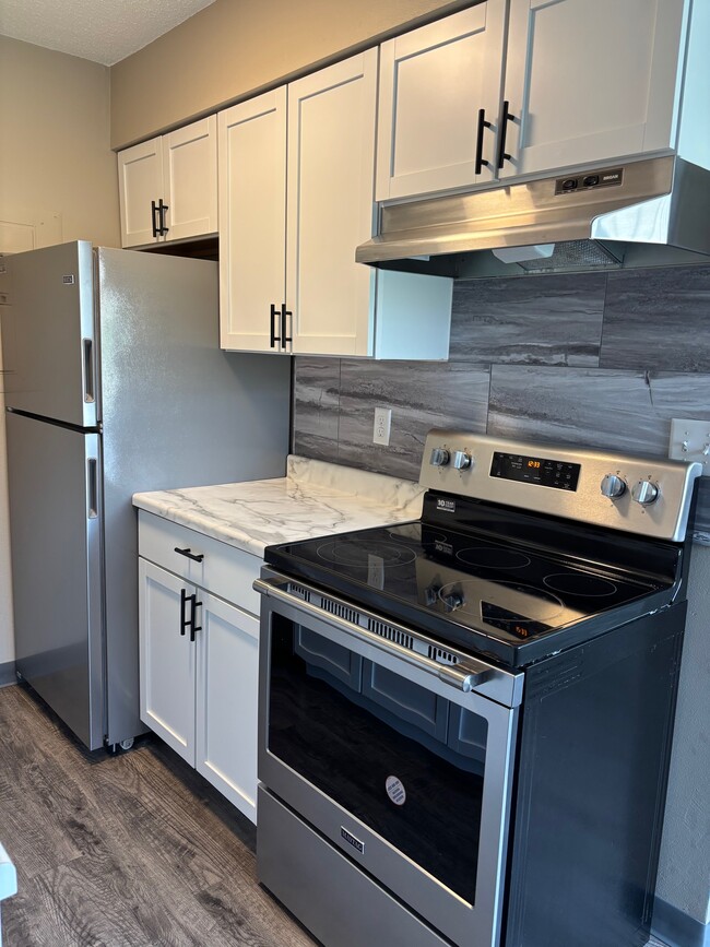 Photo - 1705 Edgewood Dr NW Apartment Unit 1705-02