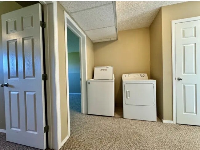 Photo - 5137-5149 49 Ave Unit 1
