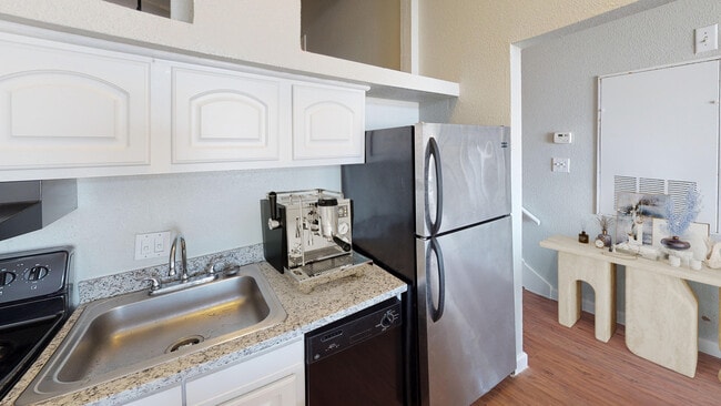 ENCIMERAS DE GRANITO EN LA COCINA - Oceanfront Lofts