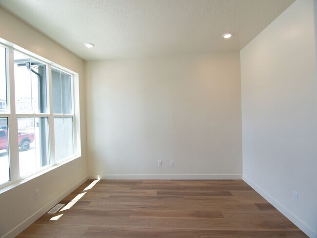 Photo - New 3-Bed Eagle Mountain Home!!