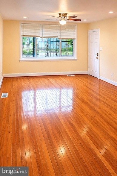 Photo - 59 Galveston Pl SW Unidad 1