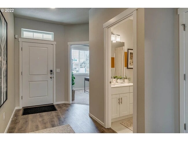 Photo - 4769-KE4769 Breitenbush Ave NE