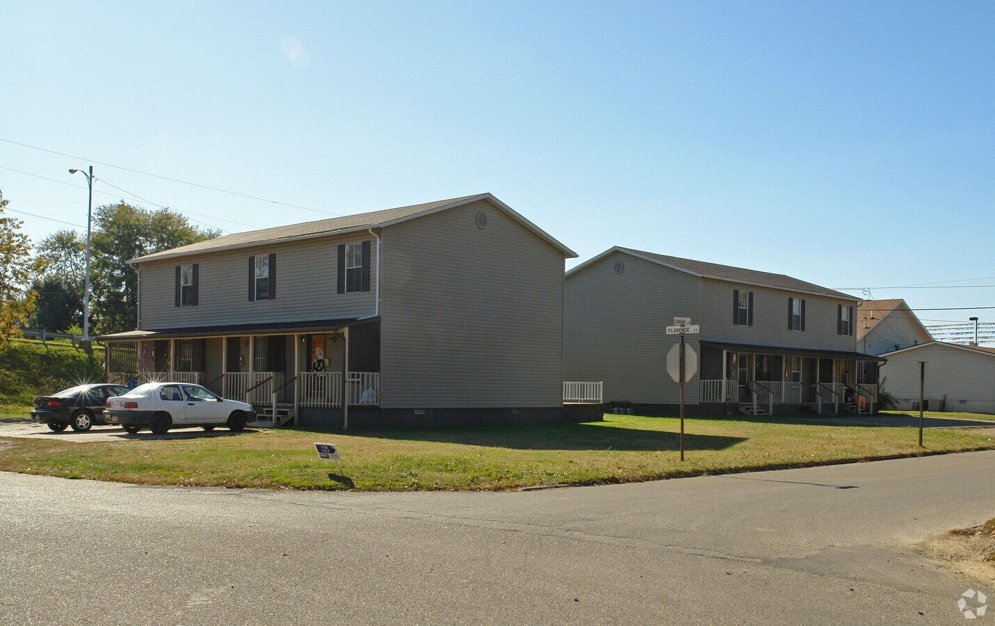 907 Florence St Apartments Belpre, OH