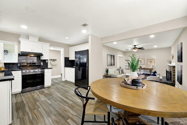 Photo - 314 Tulip St