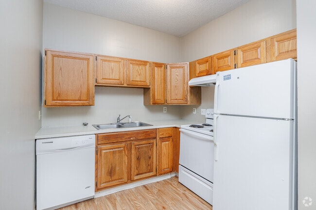 1BR, 1BA - 600SF - Kitchen