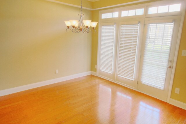 Photo - Beautiful and spacious 3 bedroom townhome ...