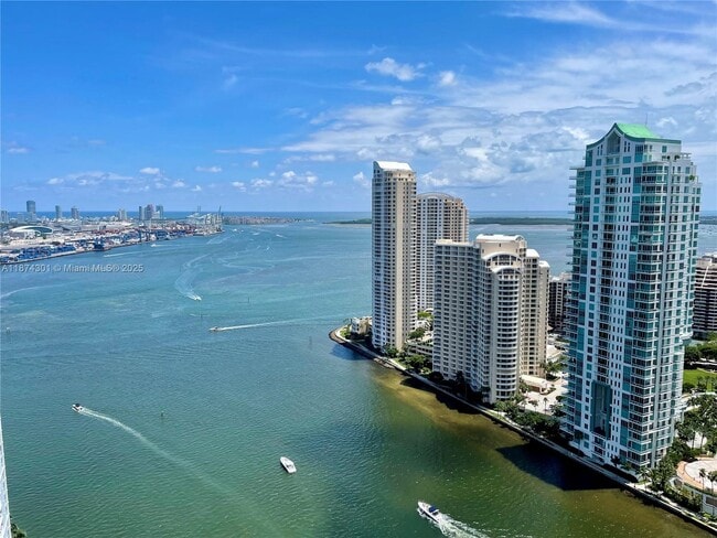 Building Photo - 300 S Biscayne Blvd Unit T-3410 Rental