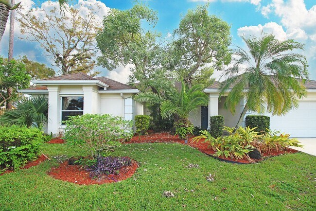 Photo - Spacious 4BR Pool Home on Quiet Cul-de-Sac in Wellington