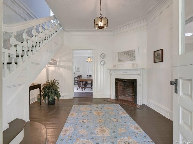 Photo - 51 Quogue St