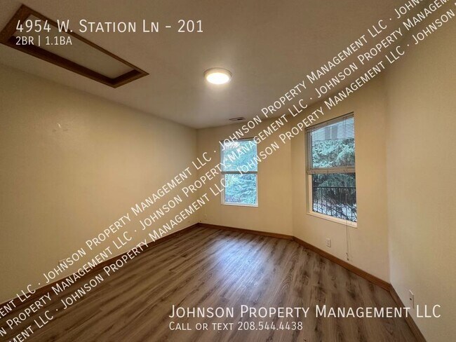 Photo - Walking distance to Lakeharbor and State S... Unit 201
