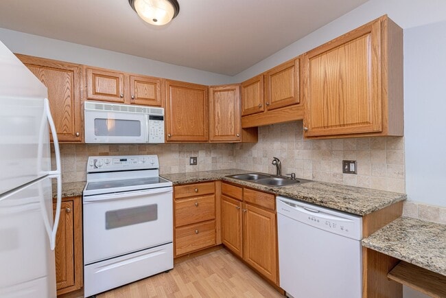 Photo - JUST LISTED: 2BDR/2BTH CONDO IN HEATHER GA...