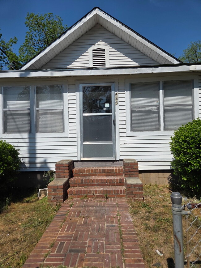 Building Photo - 545 Salley St
