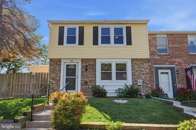 Photo - 142 Fairfield Dr