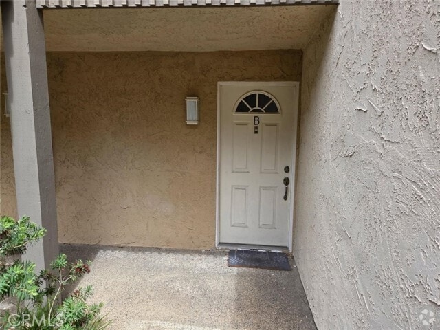 Building Photo - 8515 Villa La Jolla Dr Unit B Rental