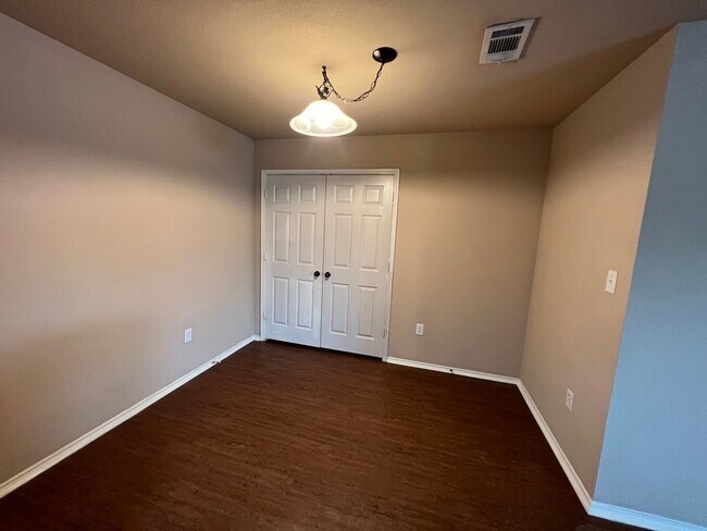 Photo - Welcome home to this spacious 3-bedroom, 2-bath quadplex in Krum! Unidad 3