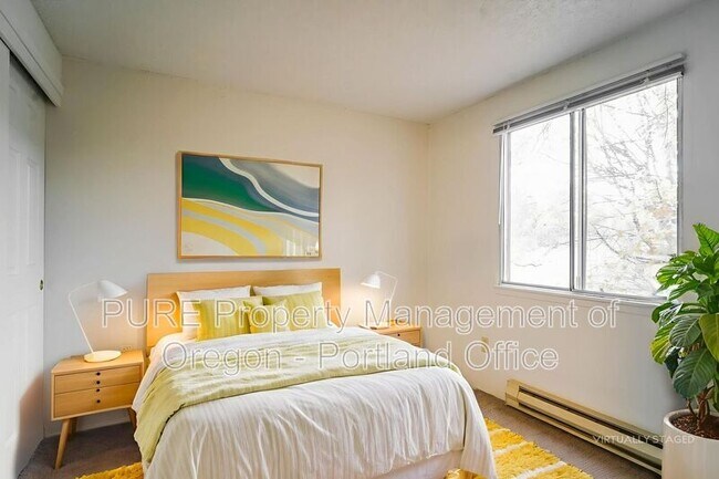 Photo - 14128 NE Sandy Blvd
