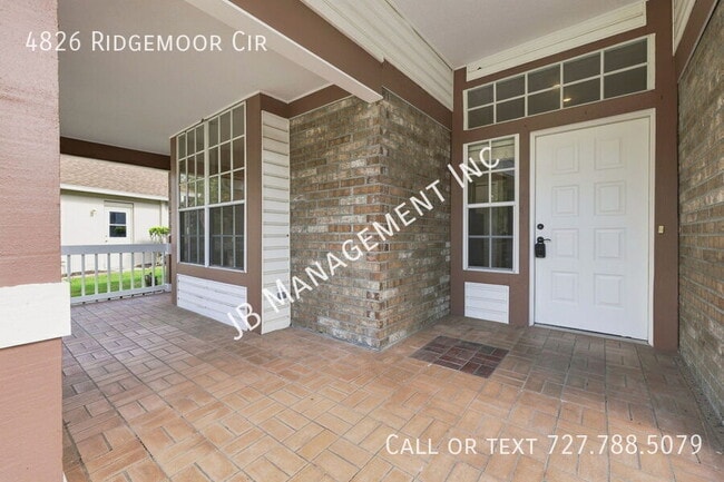 4826 Ridgemoor Cir