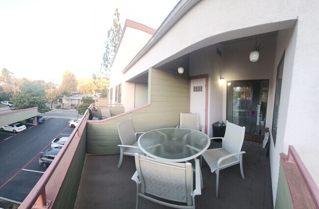 1239 Foothill Blvd