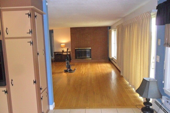 Photo - 295 Winter St Unit 0