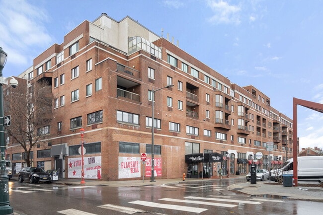 Building Photo - 200 Lombard St Unit 602