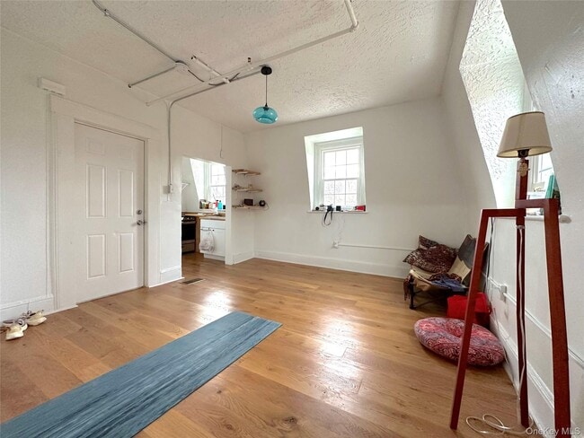 Photo - 56 Dubois St