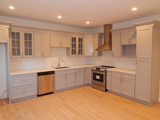 Photo - Rent $1900- Deluxe newer 1 Bedroom 1 Bath duplex upper level. El Sobrante