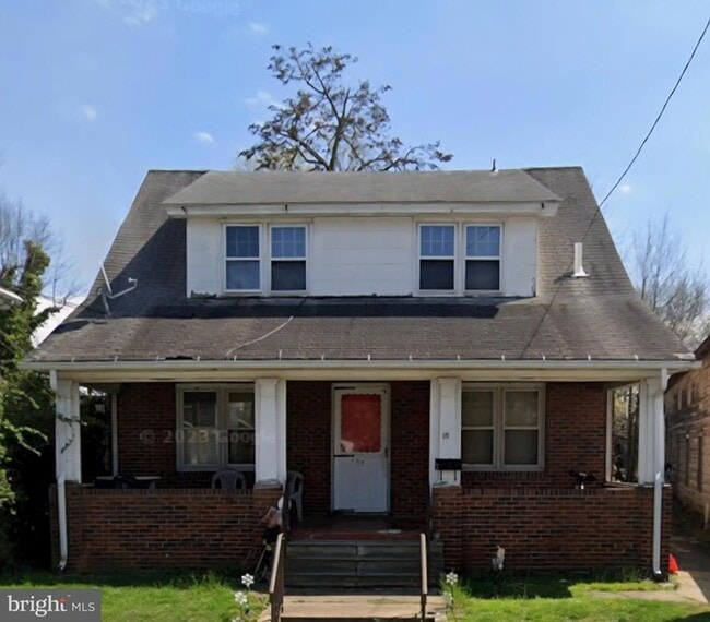 Building Photo - 1 9th St