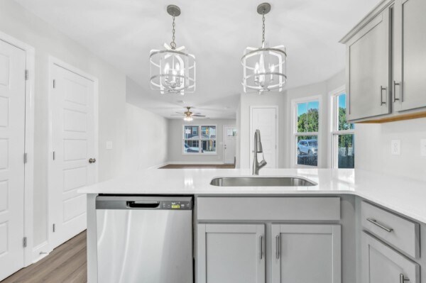 Photo - 209 W Point Dr