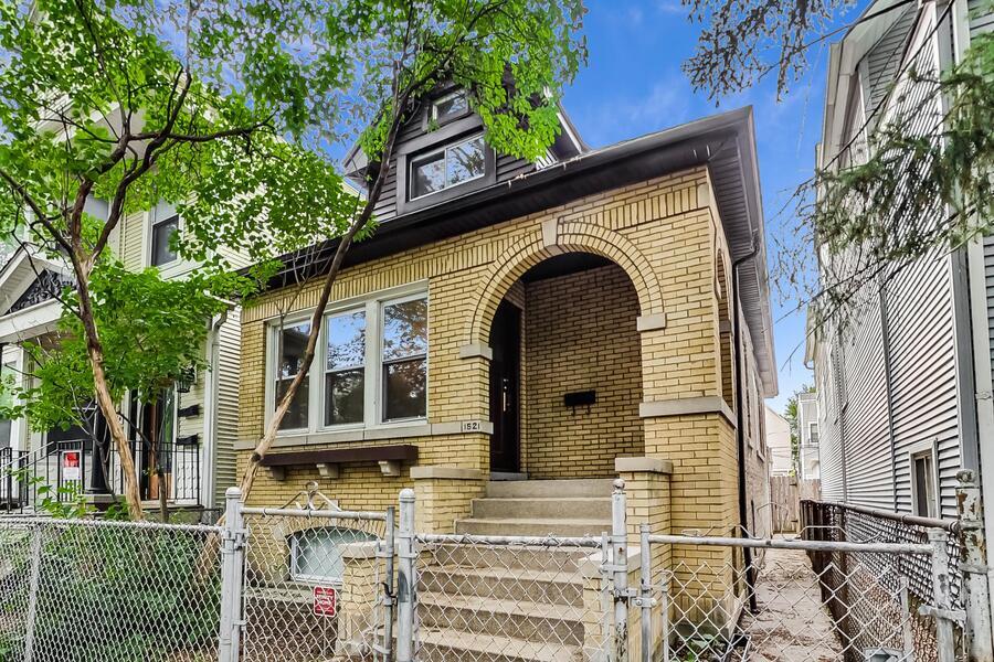 Photo - 1521 W Nelson St (Chicago, IL)