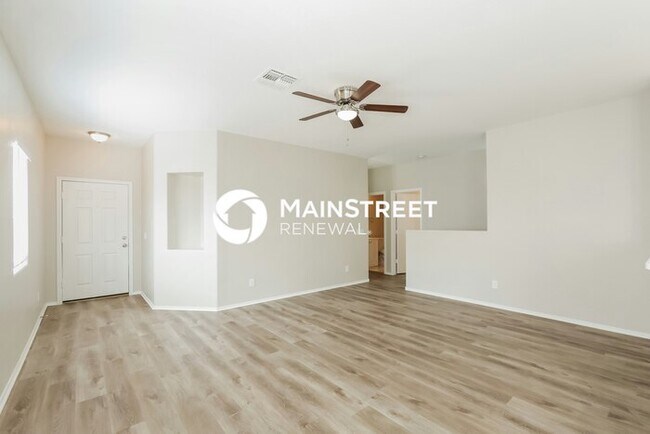 Photo - 3 Bedroom Pet-Friendly Home in Phoenix, AZ with Main Street Renewal