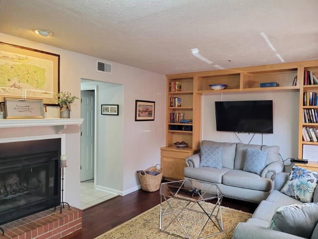 Photo - 126 Park Ave SW