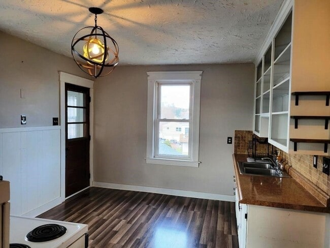 755 Franklin St Unit 2