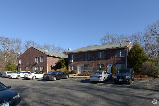 Photo - Lakeside Apartments
