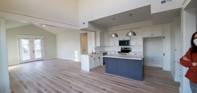 Photo - 1483 W Lincoln Way