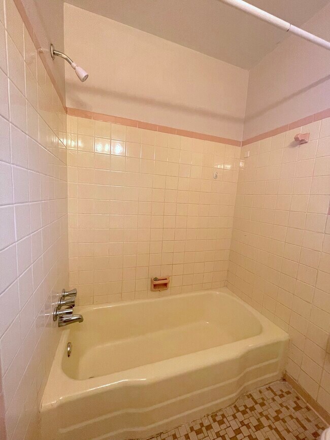 Photo - 1128 Sparrow Rd Unit 3