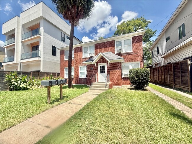 Building Photo - 1238 Peden St Unit 2