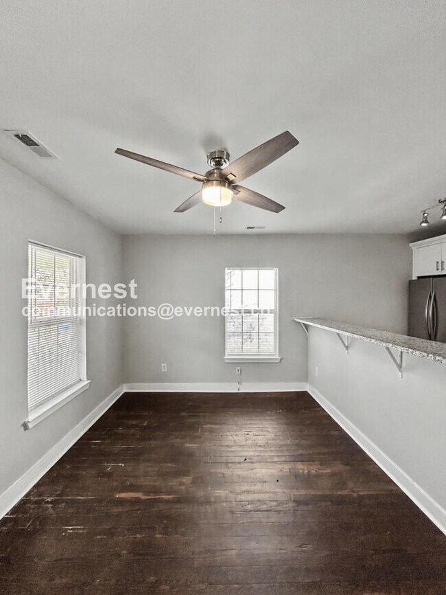 Photo - Charming 2 Bed, 1 Bath with Fenced Yard and Stainless Steel Appliances
