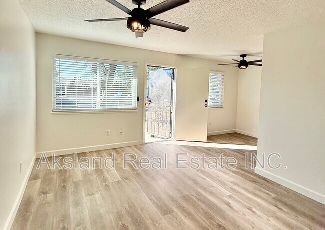 Photo - 4555 Davis Ave