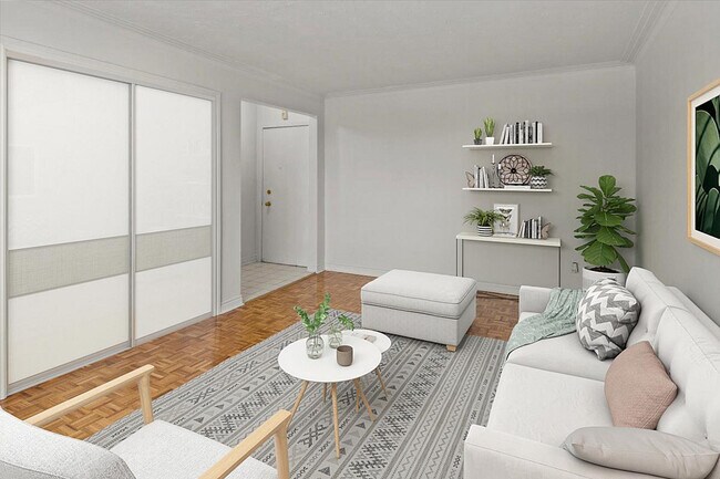 Photo - 496/498 Simcoe St. N.