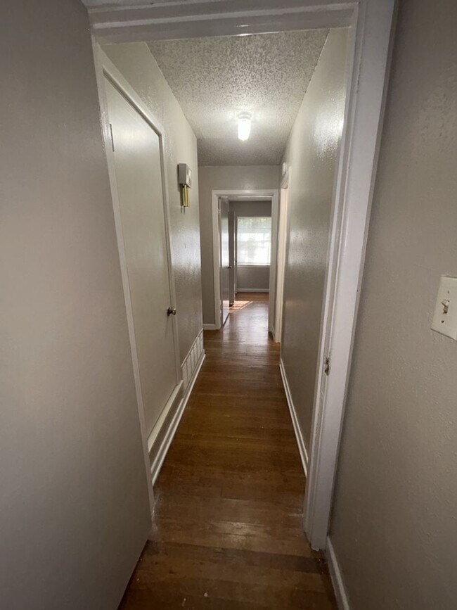 Photo - 1100 Pine Dr