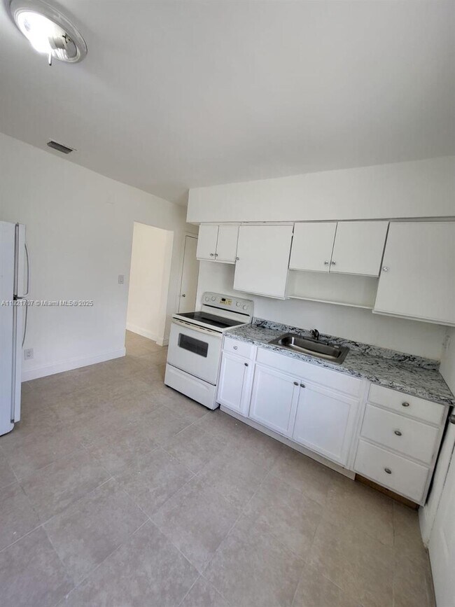 Photo - 640 NW 77th St Unit 1