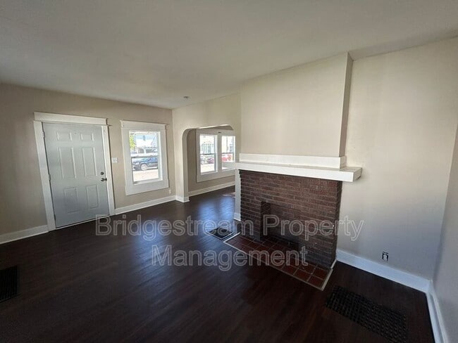 Photo - 2213 Ravenwood Ave