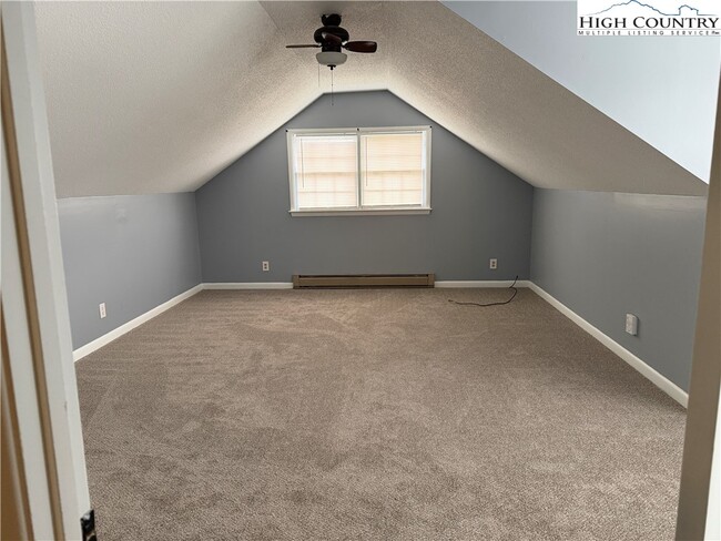 Photo - 146 Old East King St