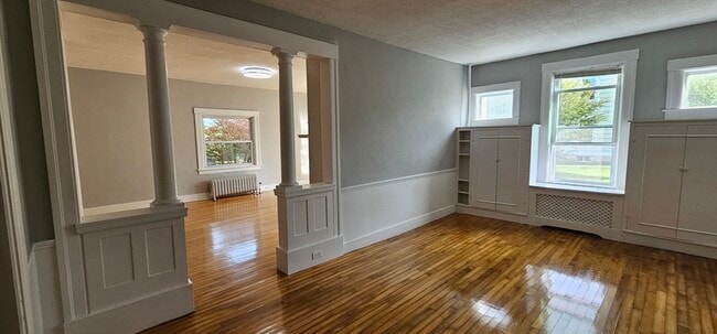 Building Photo - 27 High St Unit 1 Rental