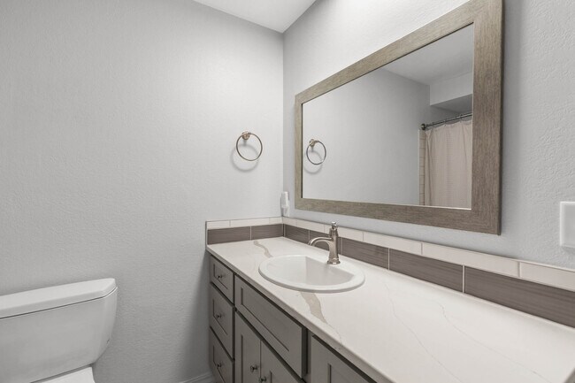 Photo - 12 E Garfield St