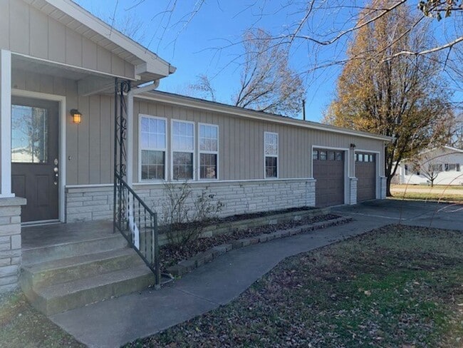 WILLARD 3 Bedroom 2 Bath + Bonus Room - WILLARD 3 Bedroom 2 Bath + Bonus Room House