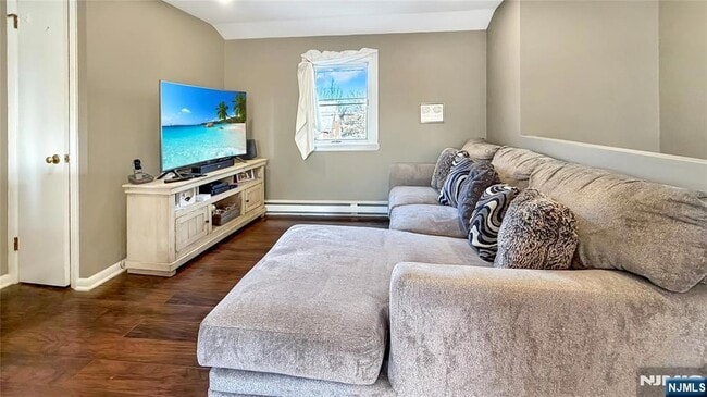 Photo - 154 Charlton Ave